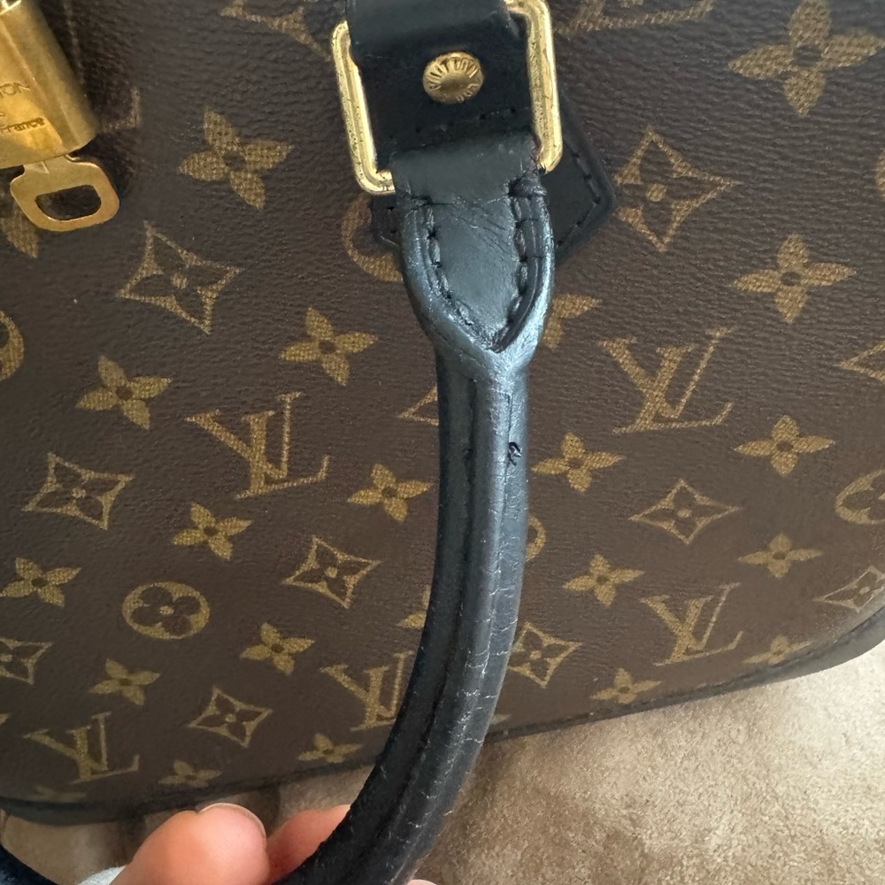 Authentic Louis Vuitton bag - Picture 9 of 14